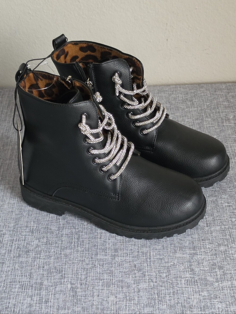Girls Bebe Lacee Black Combat Boots Size 2 Metallic Laces Leopard Lining New